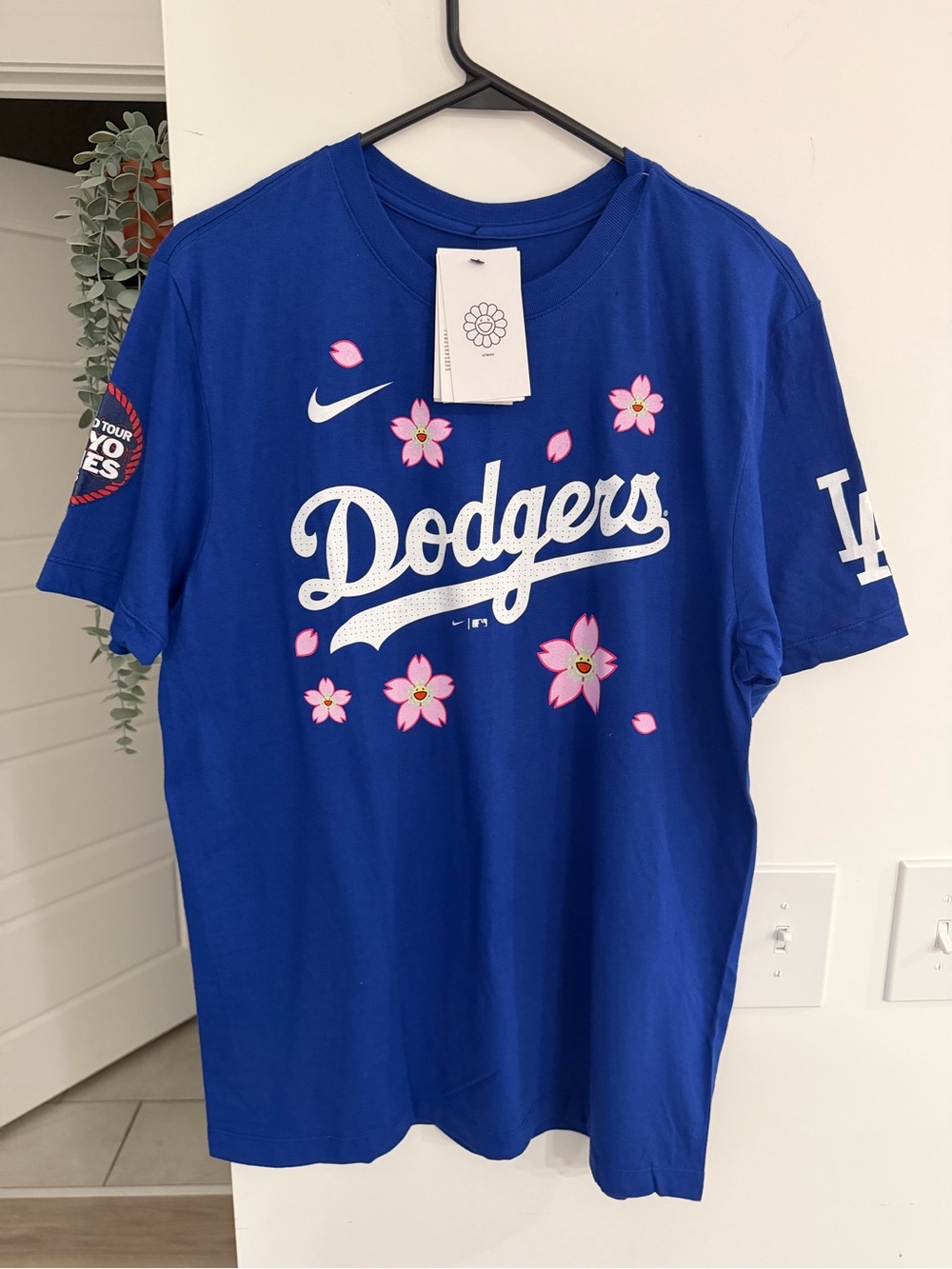 Nike LA Dodgers Freddie Freeman Tokyo Series Cherry Blossom T Shirt Medium NWT